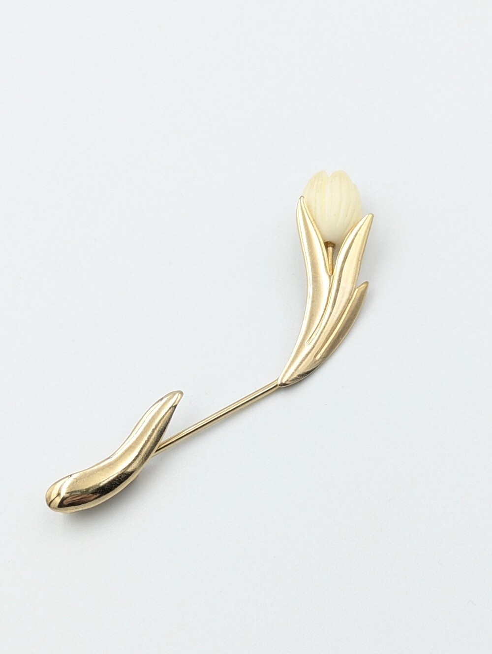 Vintage Tulip Stick Pin Off White and Gold Tone Elegant Flower Lapel Pin